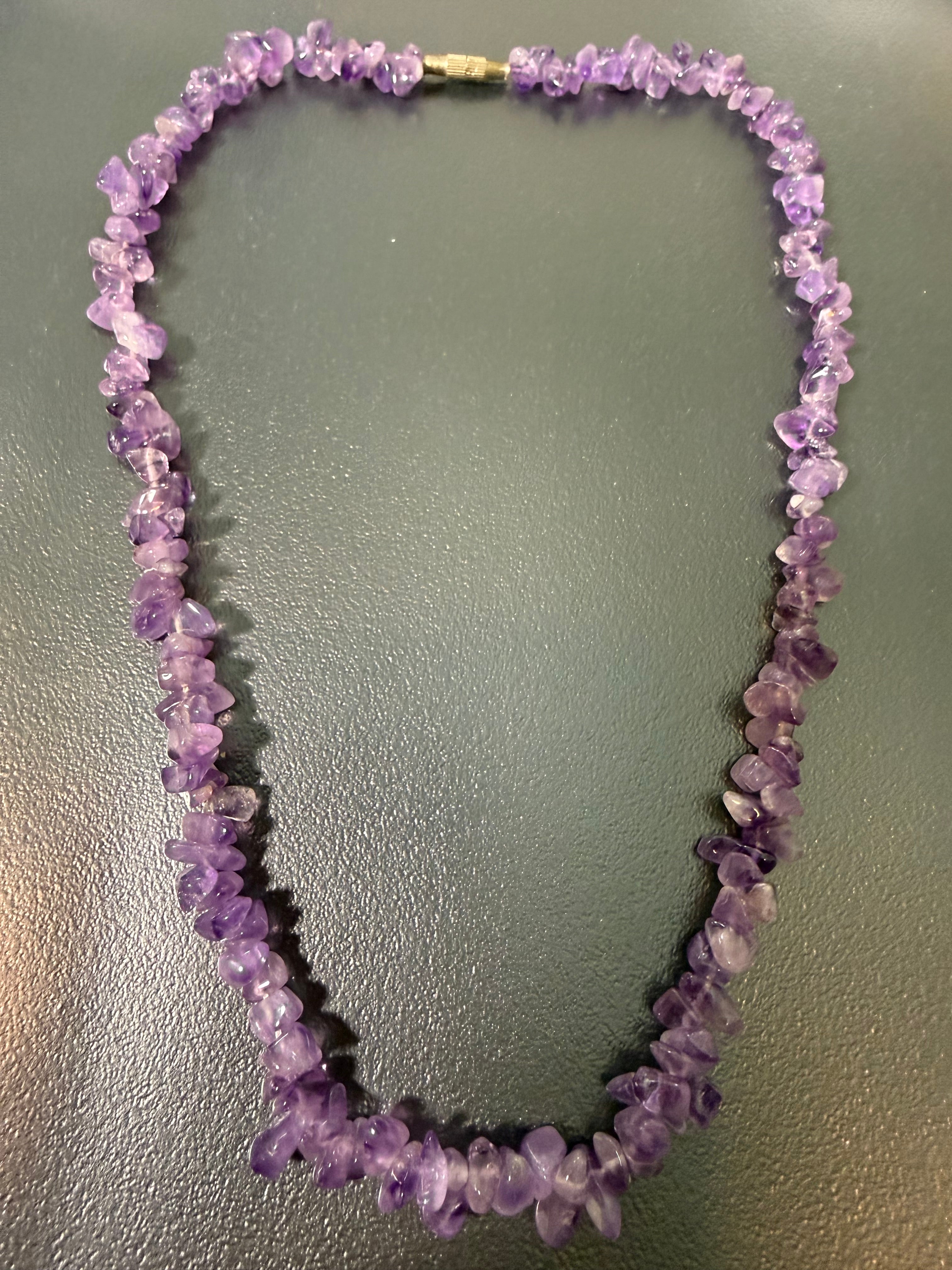 Joli collier en améthyste