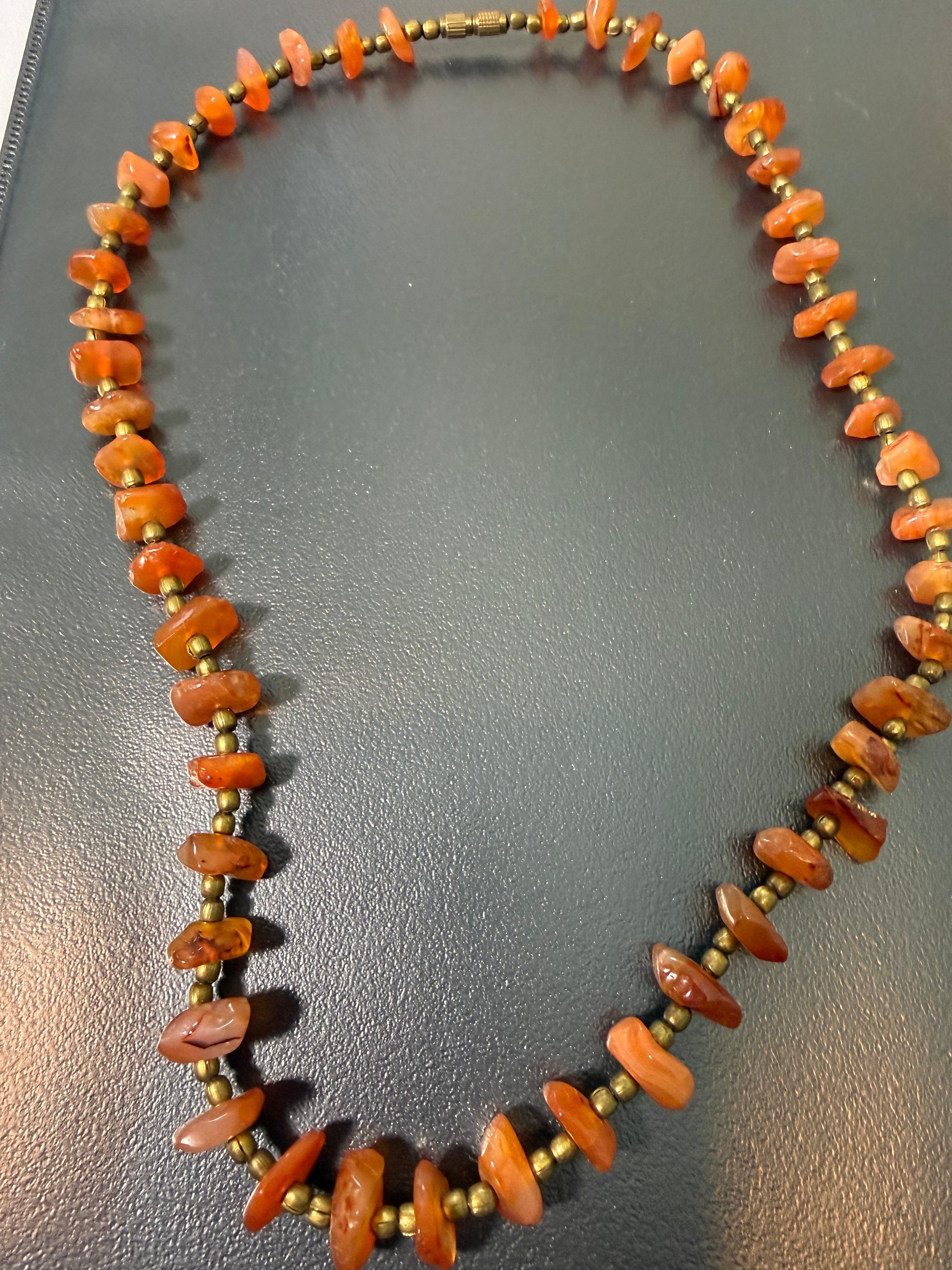 Joli collier en cornaline