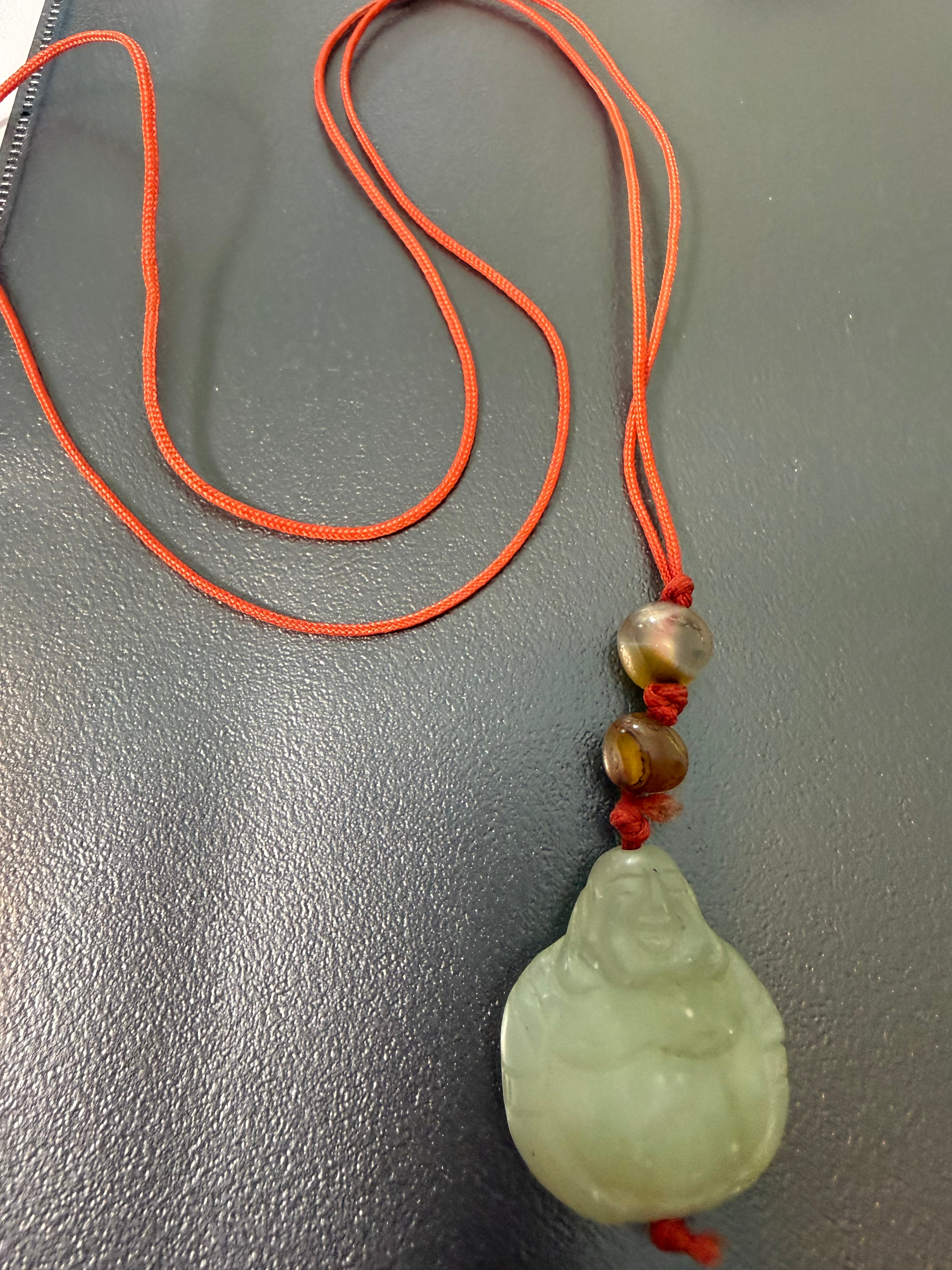 Pendentif bouddha en jade