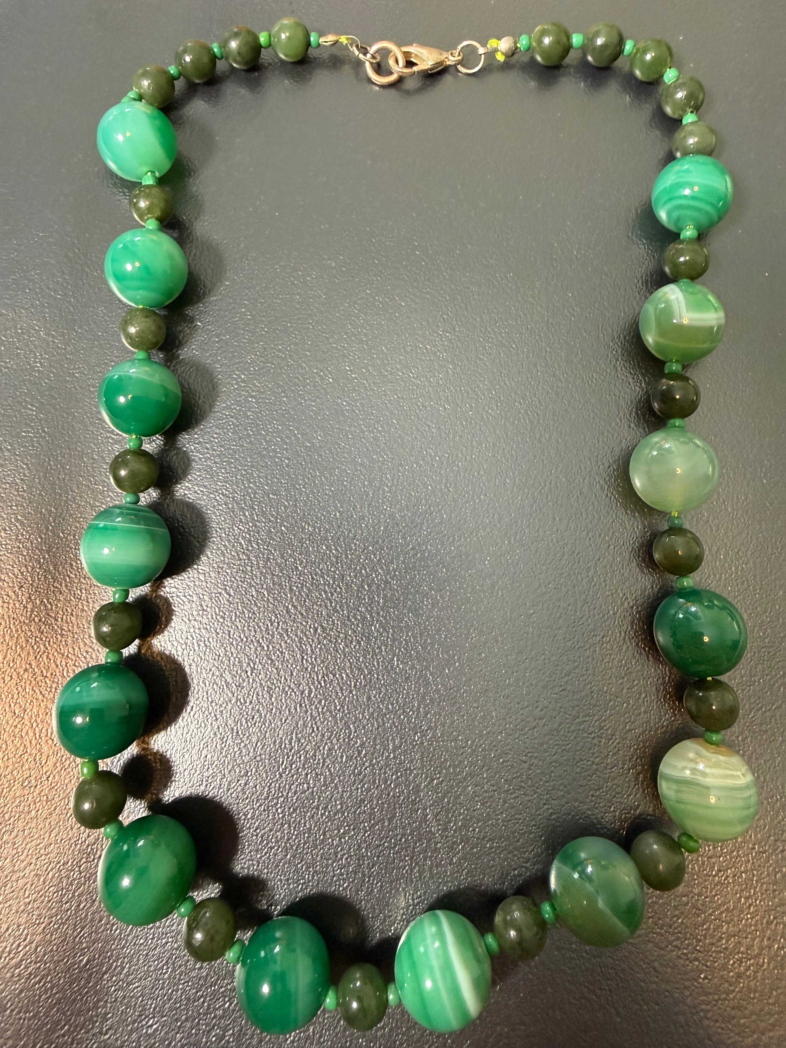 Joli collier en agate