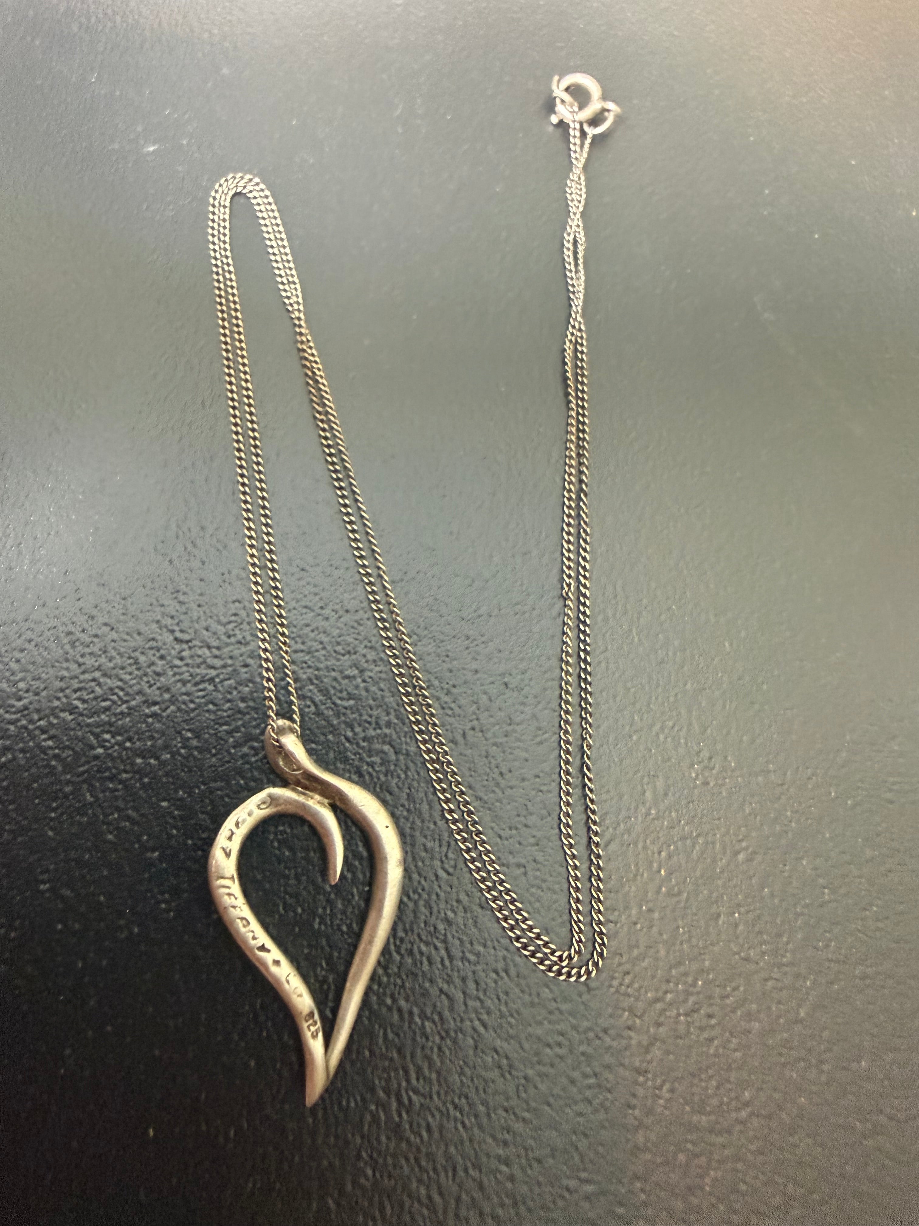 Belle chaîne et pendentif Tiffany and co