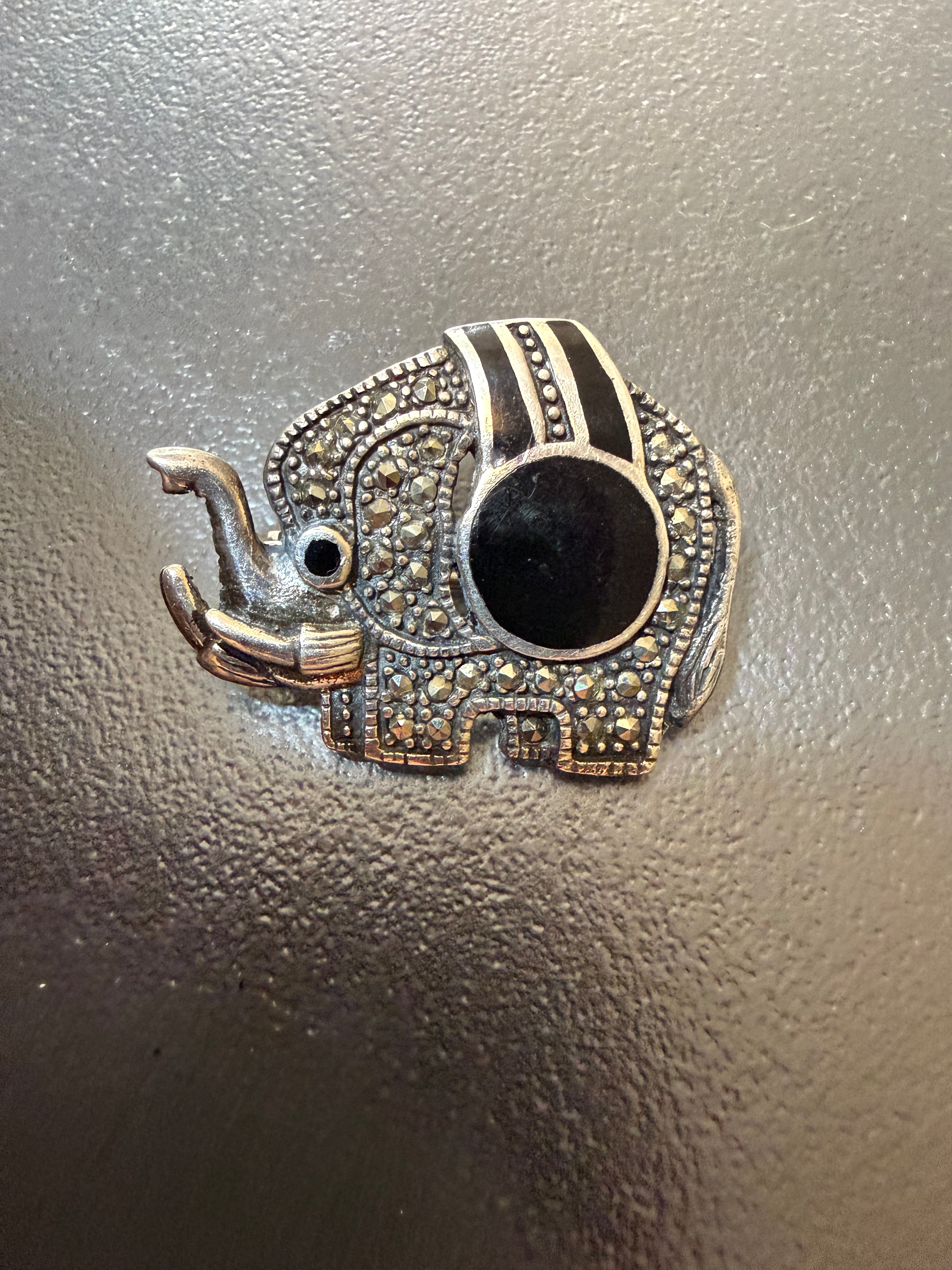 Très belle broche en argent 925 et Onix