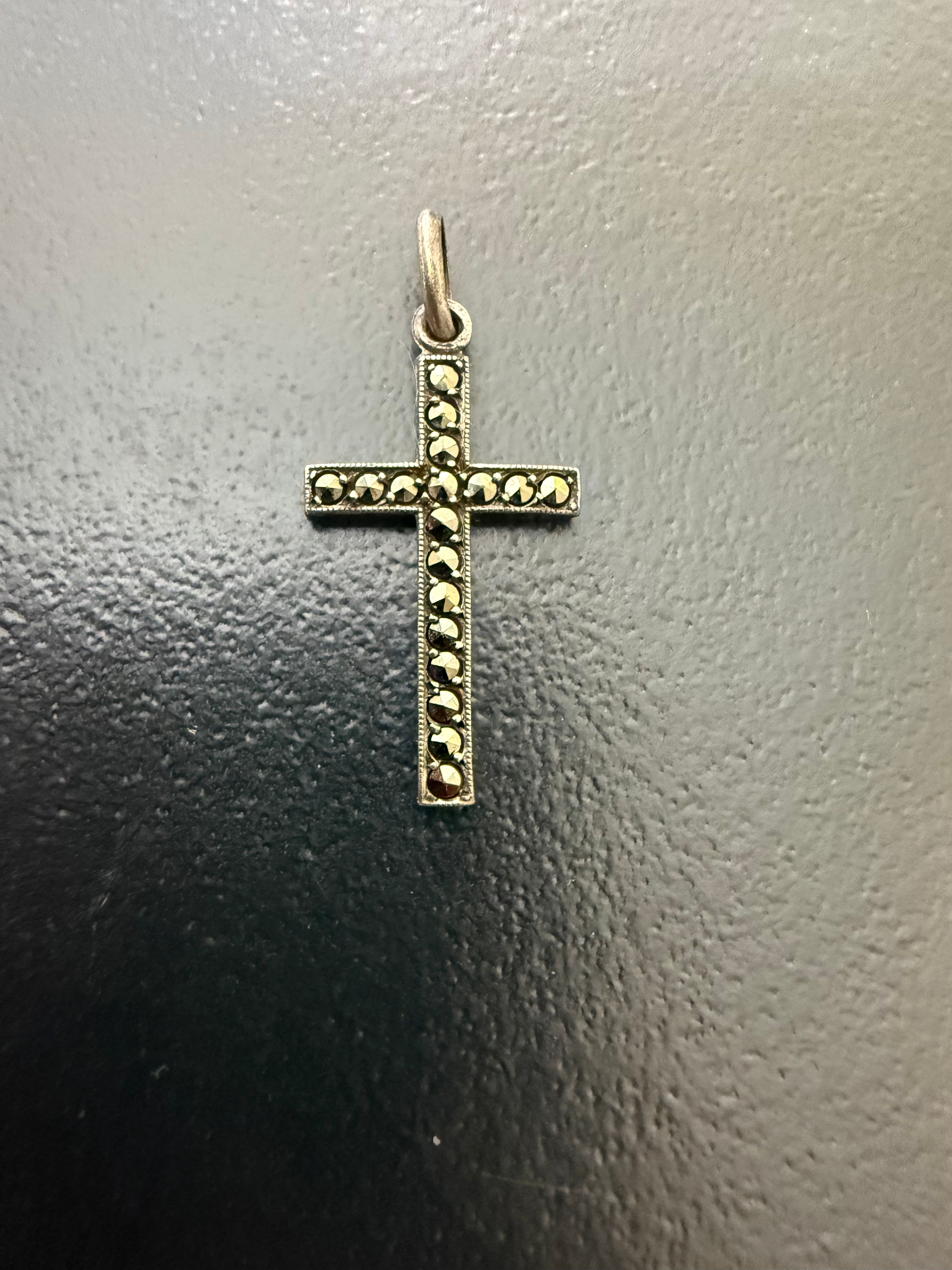 Belle croix ancienne pendentif argent et marcassites