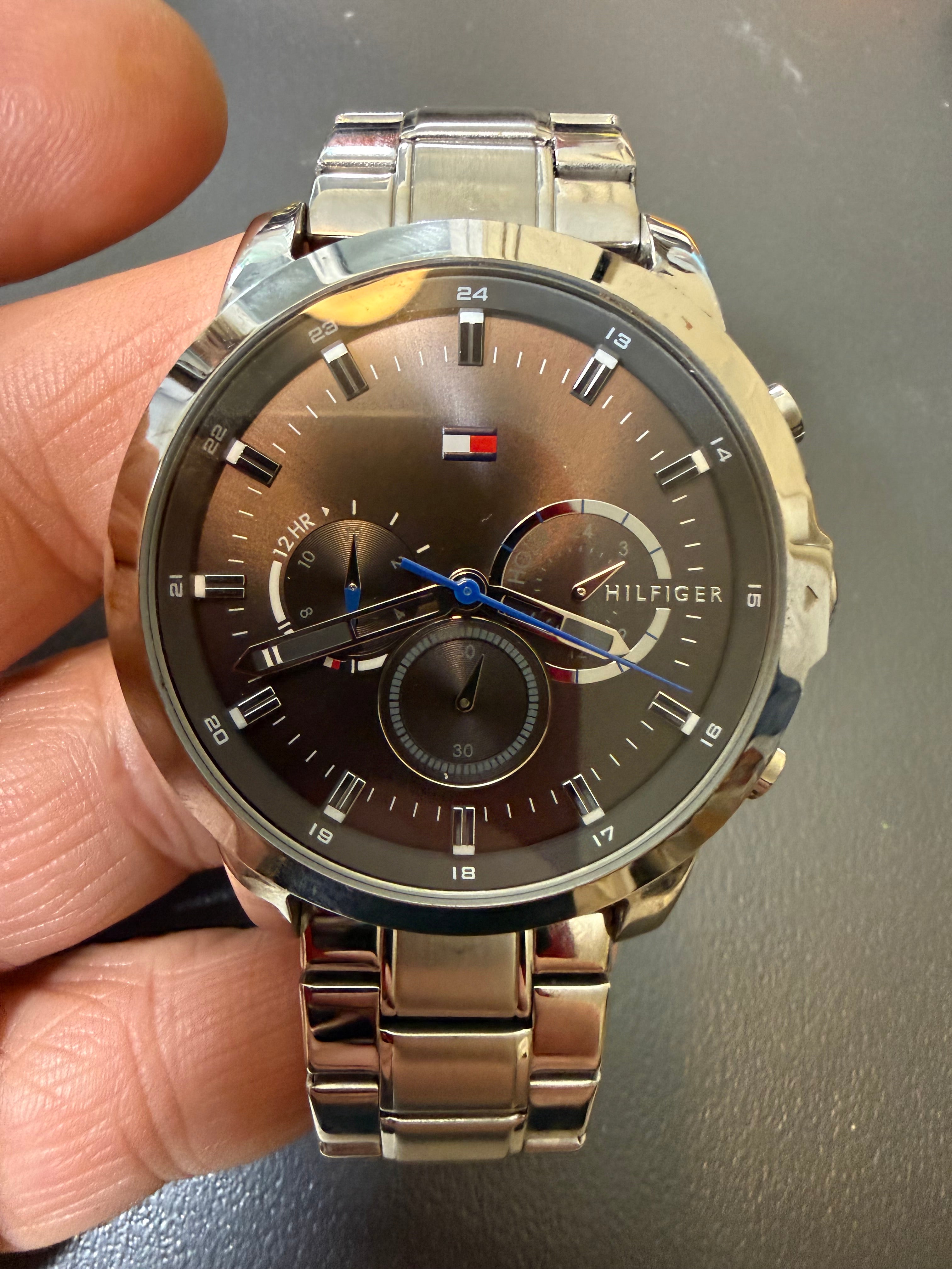 Belle montre Tommy  homme