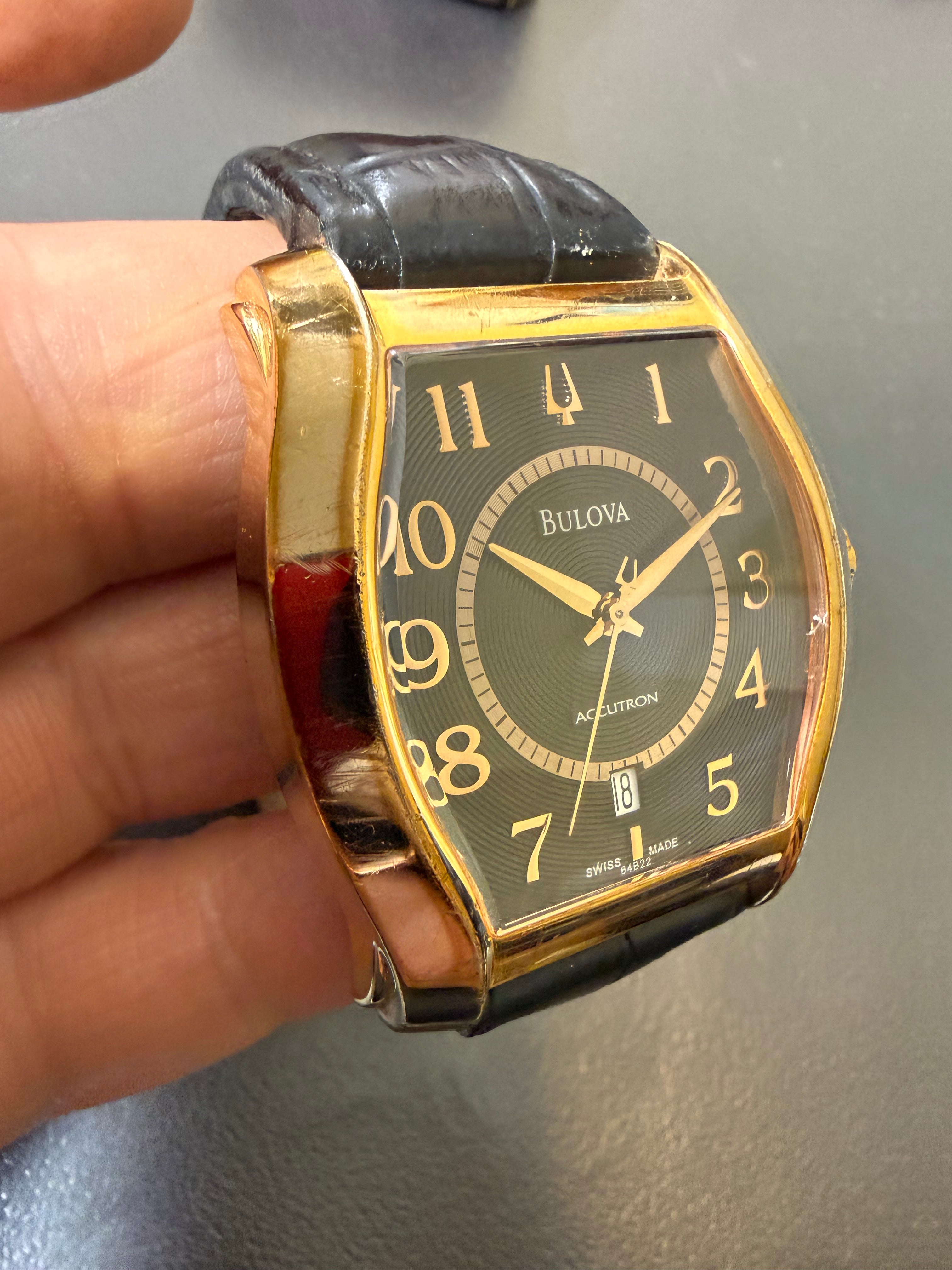Très belle montre Bulova accutron automatic